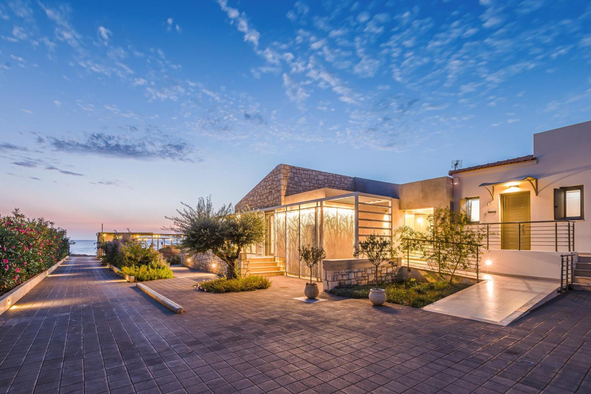 Callisto Seaside Homes&Suites Marathópolis Exterior foto